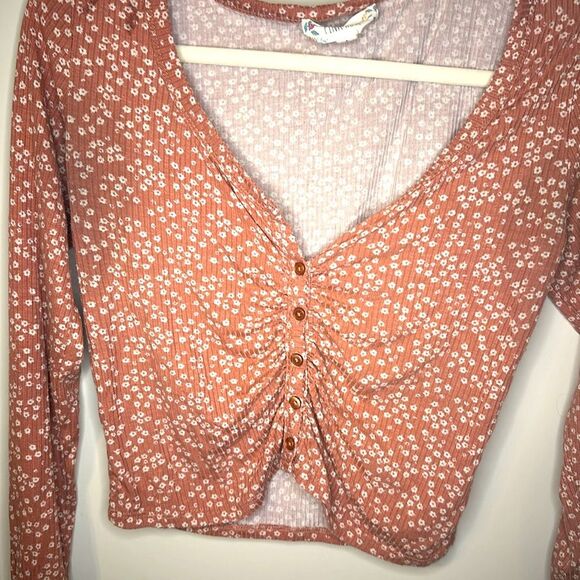 Long Sleeve Pink Floral Button Down Crop Top Large Pink Rose Stretchy - Picture 3 of 4